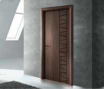 就是腐、防虫感化的木材防腐剂正在原木长进行